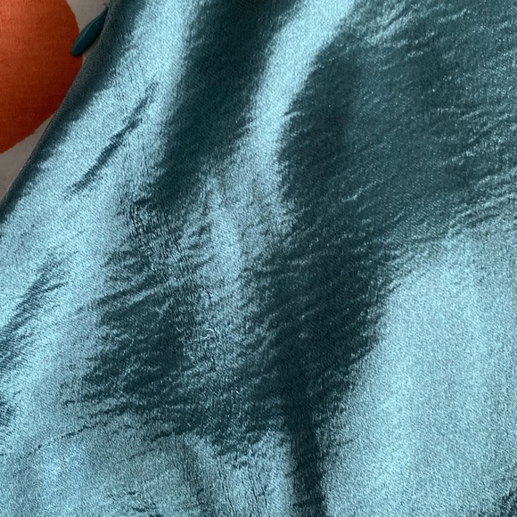 silence and noise satin skirt - Picture 4 of 5